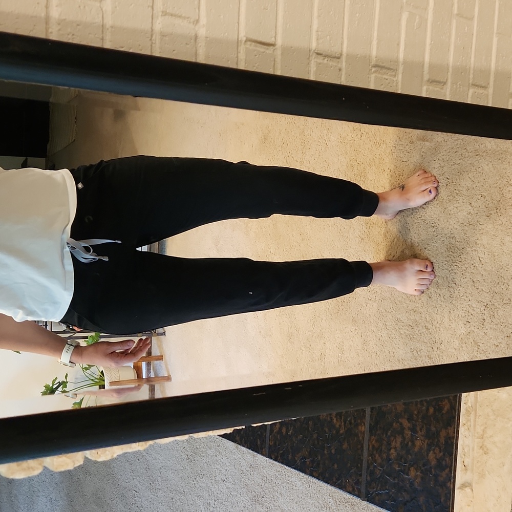 Figs medium black joggers